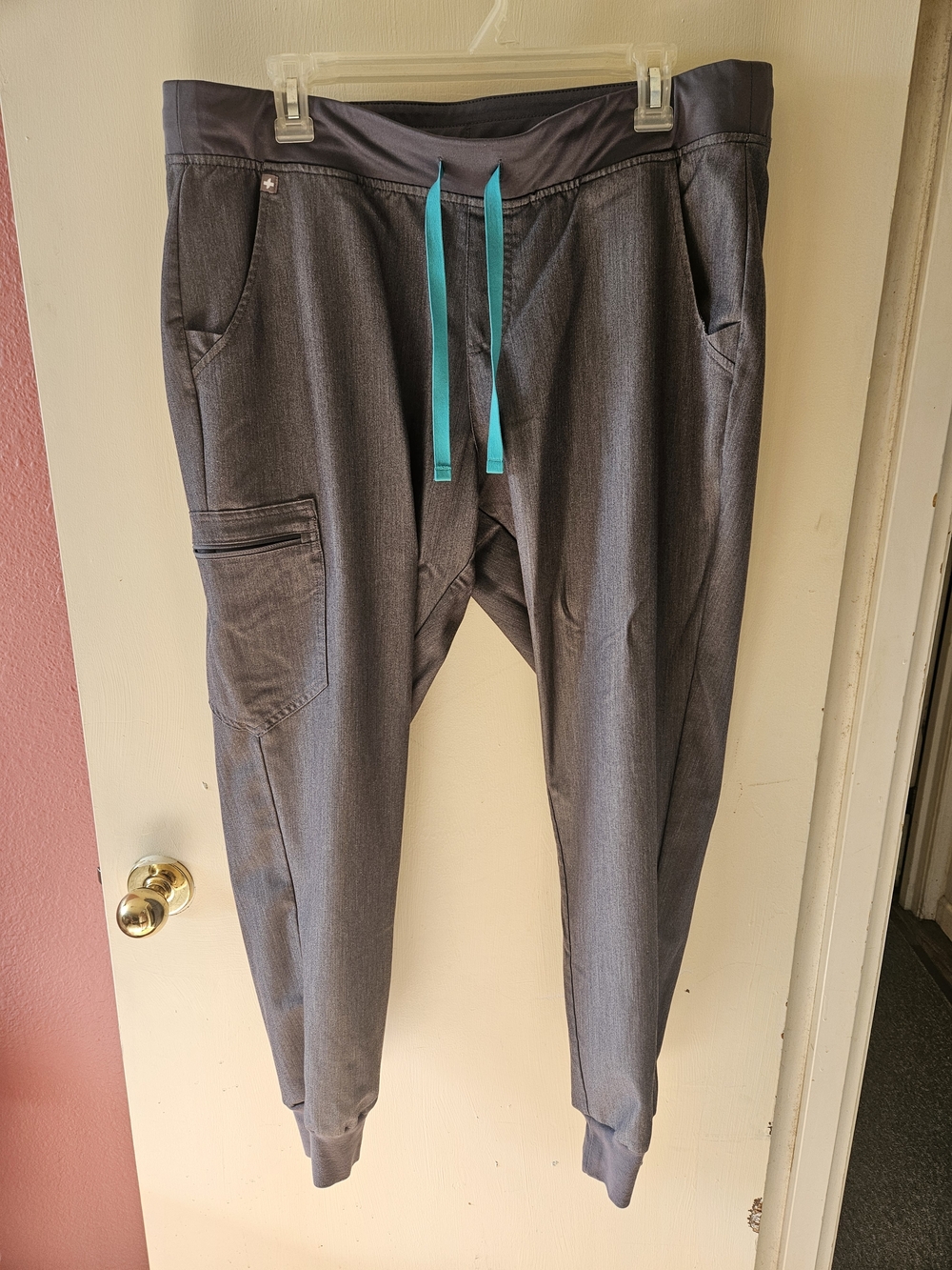 Figs Zamora Joggers in Graphite XL. Good condition